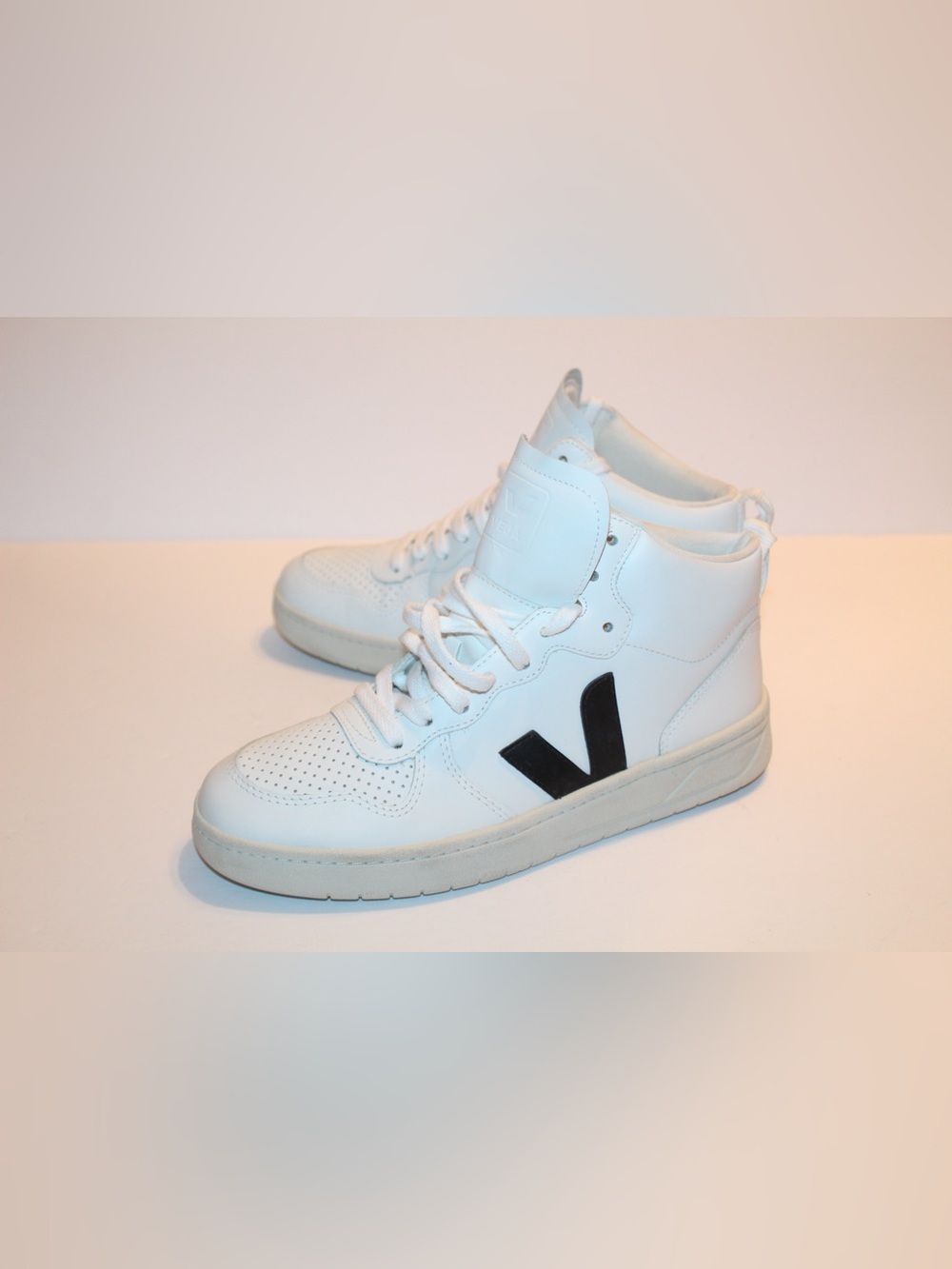 Veja V-15 Mid Top Women’s Shoes Size 10